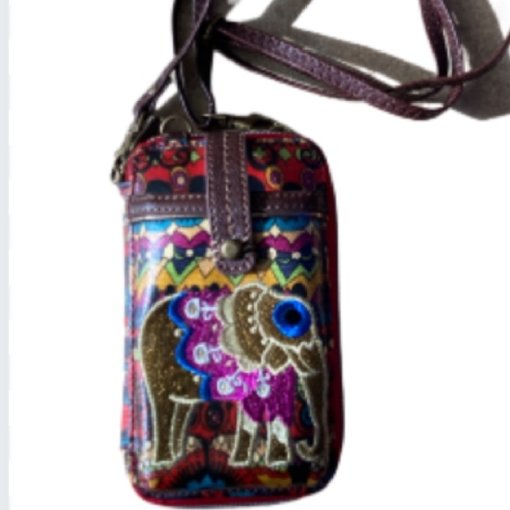 GUC Sak Roots Peace Wallet Crossbody Boho Elephant Size:  4 inches X 6 inches
